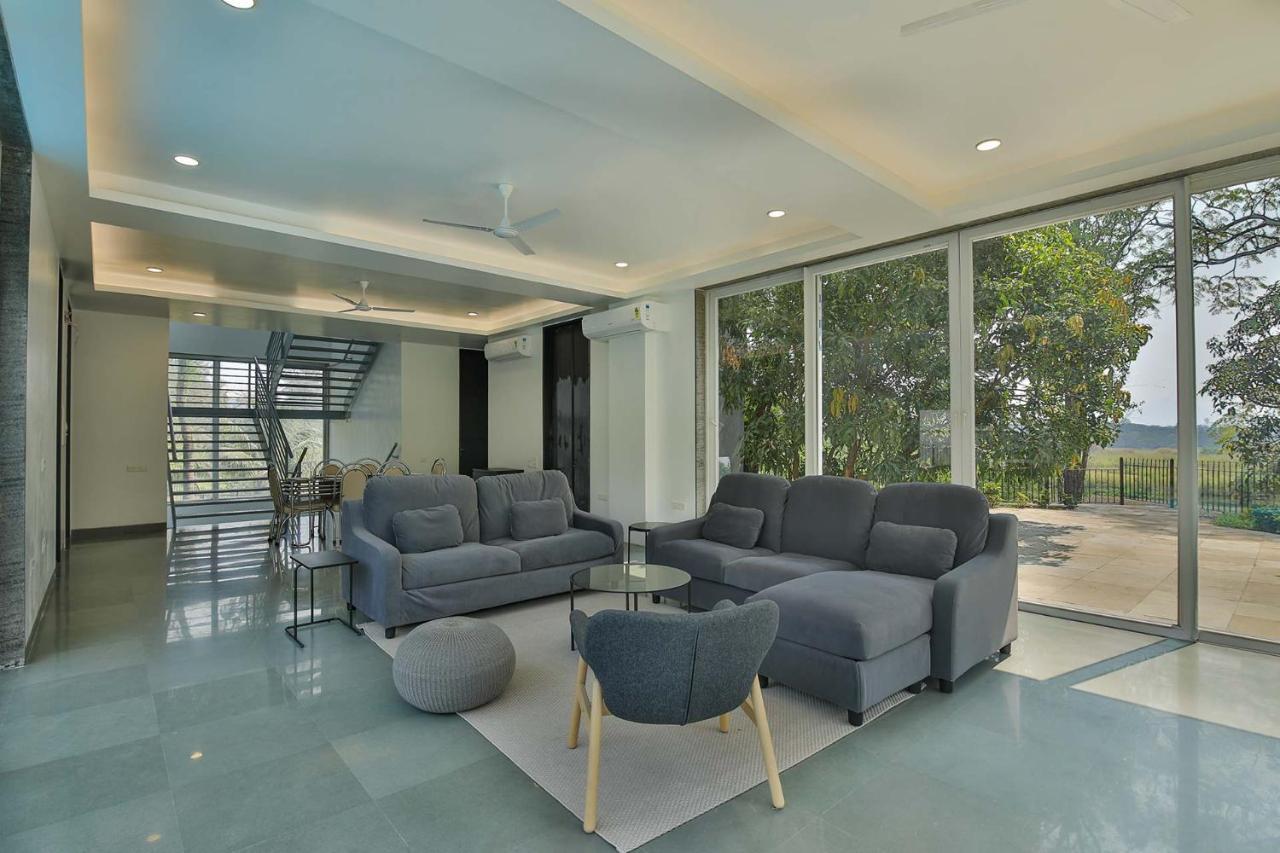 Twilight Grove By Stayvista - Pool- View Villa With Manicured Lawn, Contemporary Interiors & Home Theatre Karjat Exterior foto