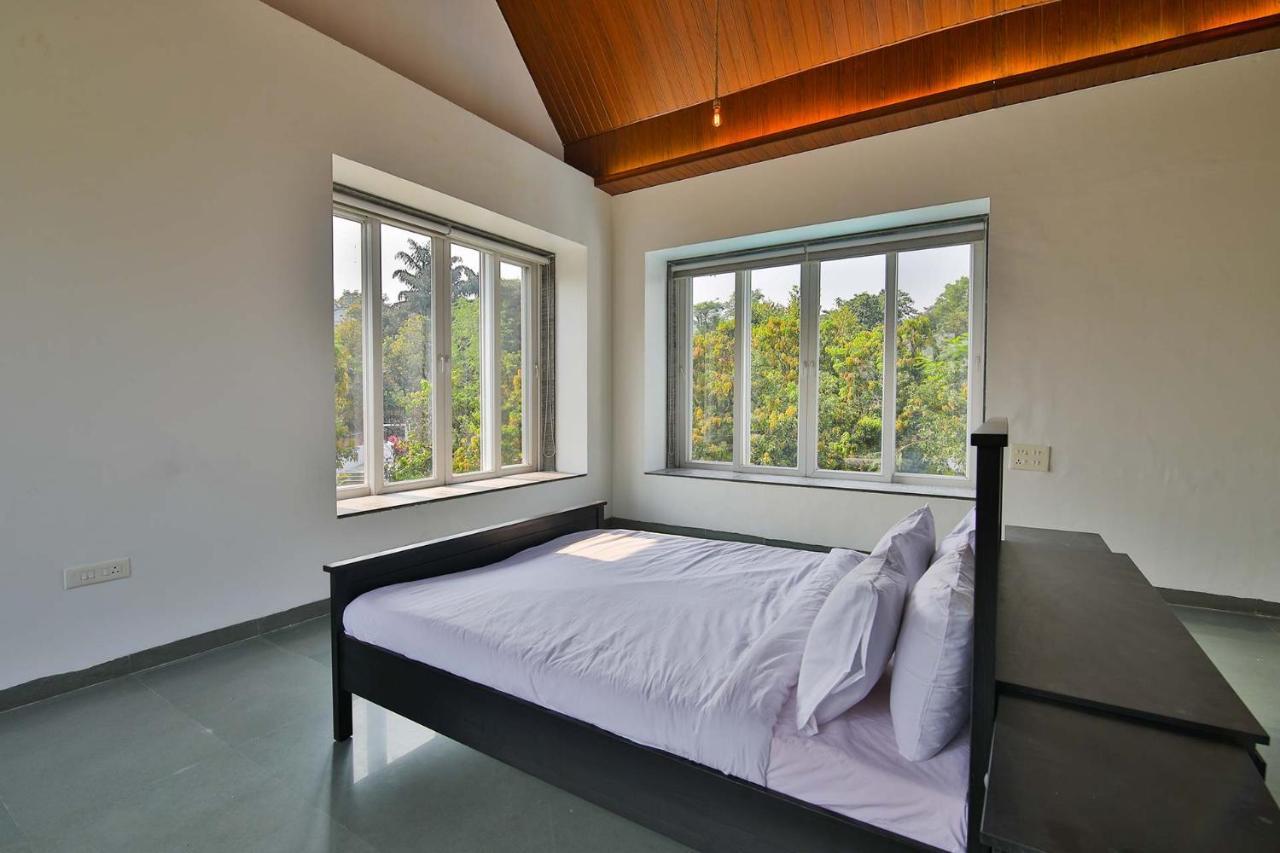 Twilight Grove By Stayvista - Pool- View Villa With Manicured Lawn, Contemporary Interiors & Home Theatre Karjat Exterior foto